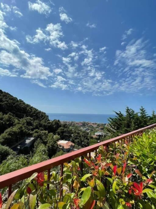 Casa Vacanze Luna 2 Vallecrosia Dış mekan fotoğraf